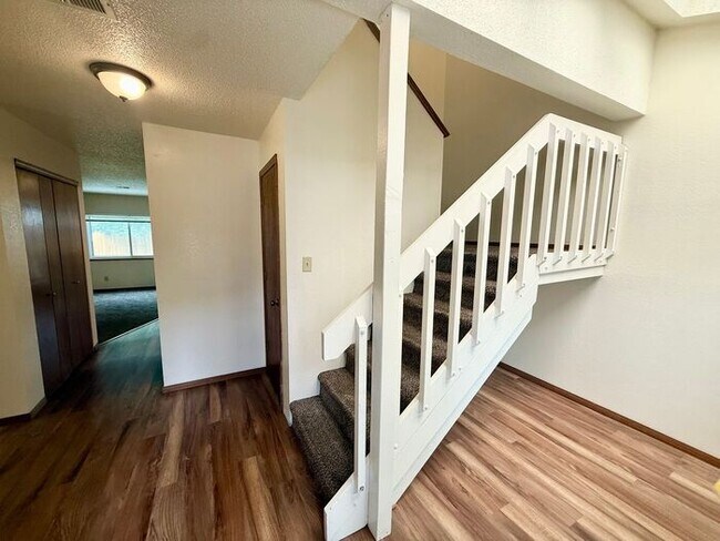 Building Photo - 3 Bed/2.5Bath Townhome in Greeley