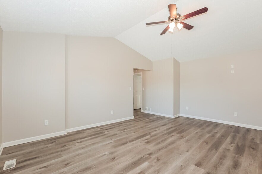 Building Photo - 7078 Shore Rd