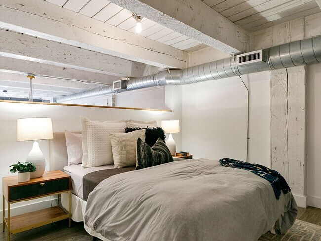 Building Photo - Historic Chown Pella Building - east facing Pearl District loft w/parking & storage