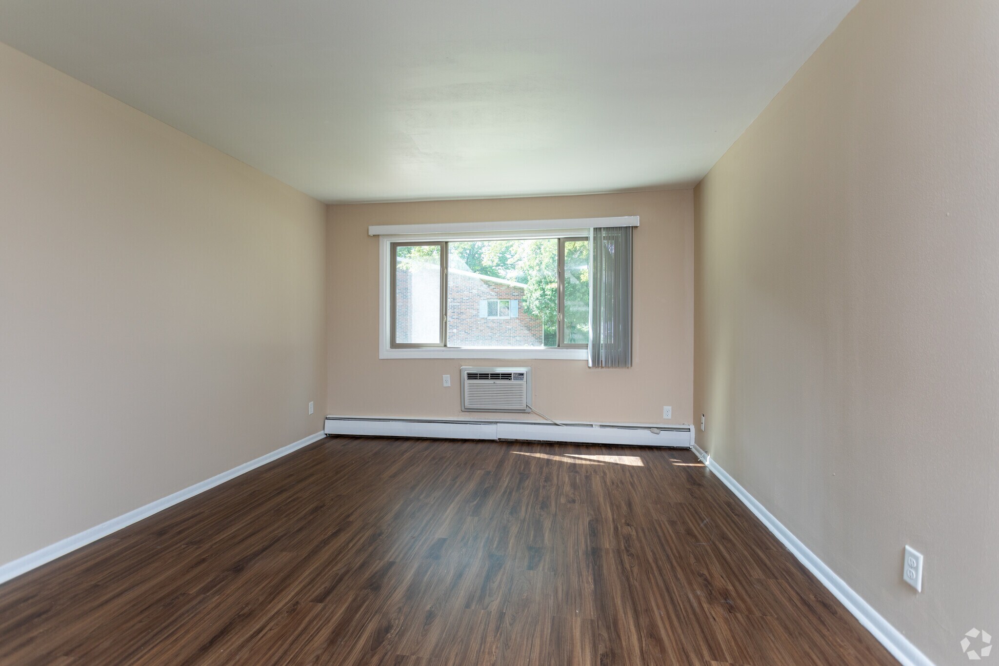 Crosstown of Sun Prairie 651 Schiller St Sun Prairie WI 53590 Apartment Finder