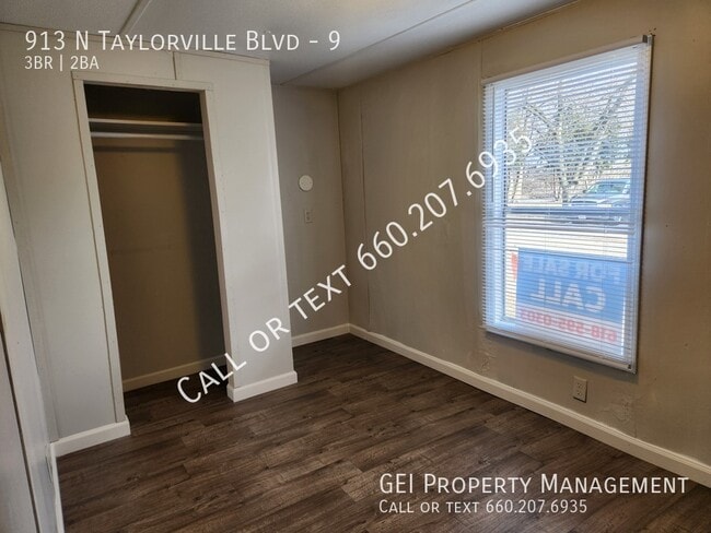 Building Photo - 913 N Taylorville Blvd