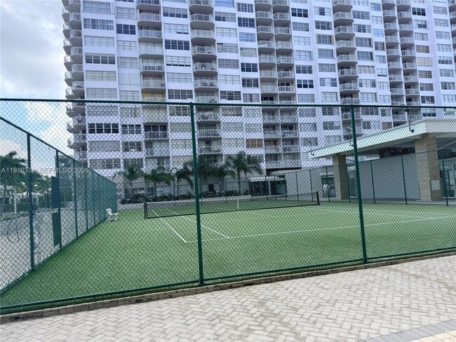 Building Photo - 18031 Biscayne Blvd