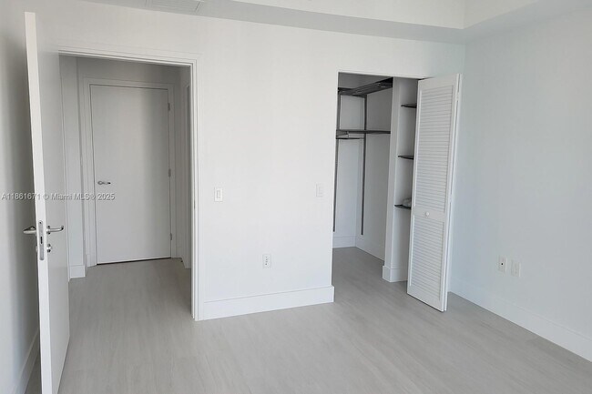 Building Photo - 300 S Biscayne Blvd