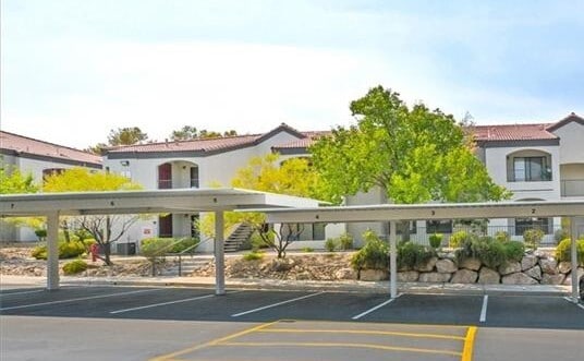 Building Photo - 950 Seven Hills Dr