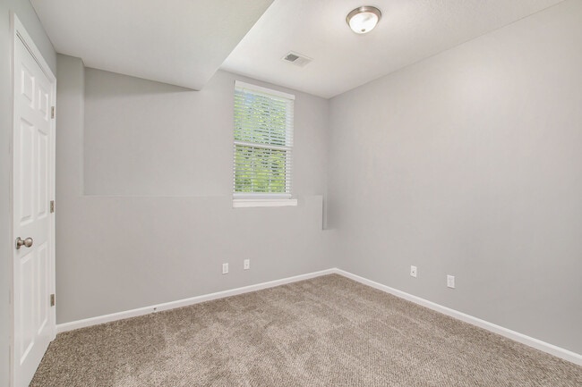 Building Photo - 8321 N Nodaway Ave
