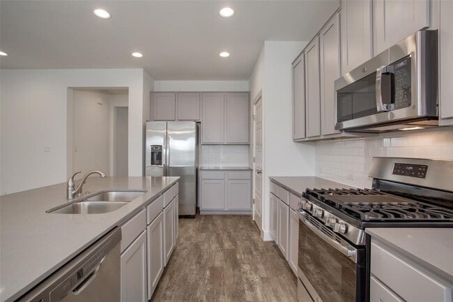 Building Photo - 620 Golden Glory Rd