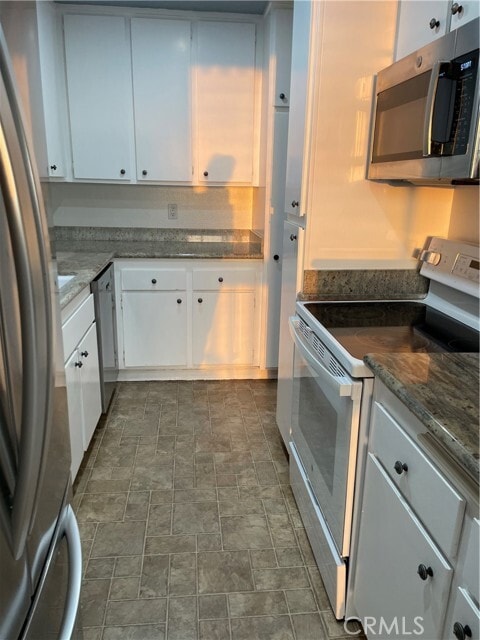 Building Photo - 6542 Ocean Crest Dr