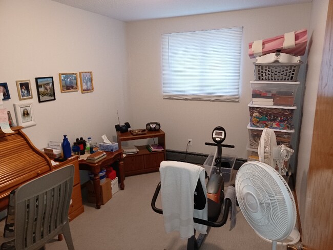 Building Photo - 320 Cypress St N