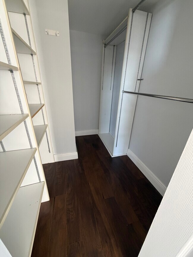 Building Photo - 1865 Brickell Ave