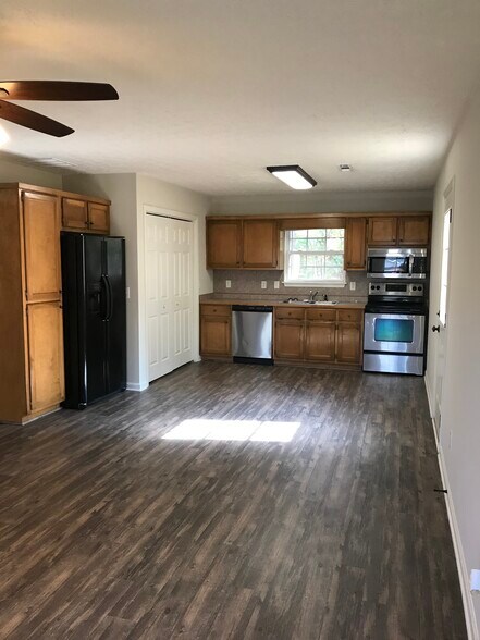 Building Photo - 6525 Quail Trail