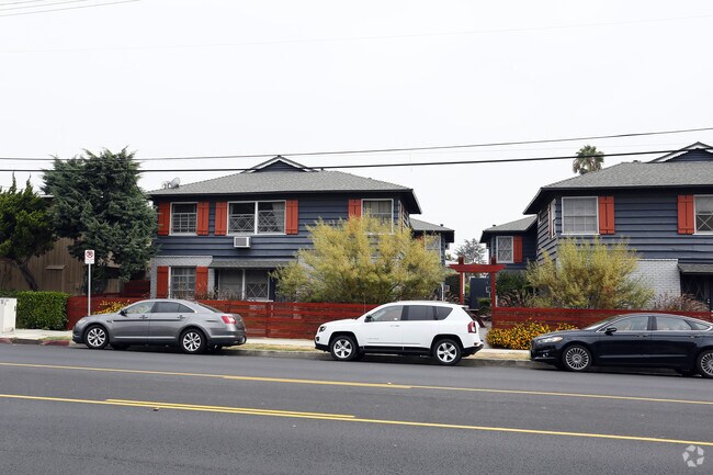 Primary Photo - 13519 Moorpark St