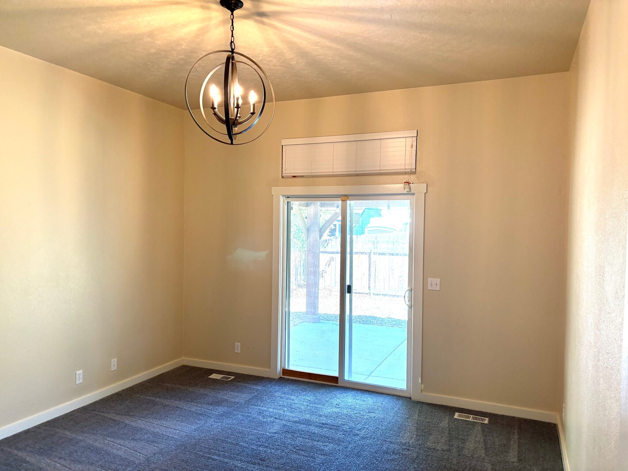 Master bedroom - 4040 W Hearst Dr