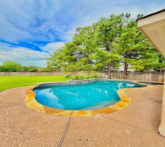 Building Photo - 95 Sagamore Ridge Pl