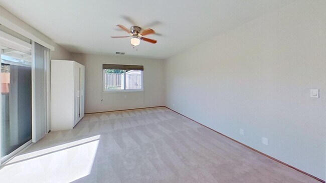 Building Photo - 4BD/3BA - Modern Home in Convenient Location: Updated Features, Near Parks & Shops, Pet-Friendly ...