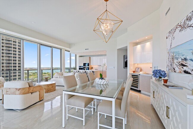 Building Photo - 3100 N Ocean Dr