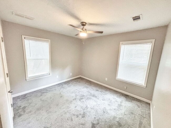 Building Photo - Updated and Charming 2BR/ 1 BA in Marietta!