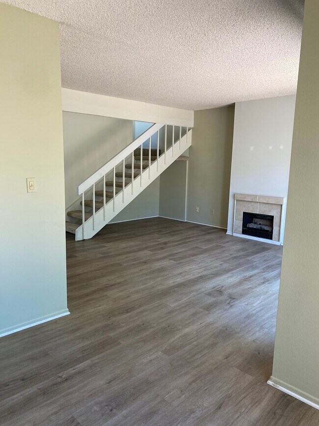 Building Photo - 528 Broderick Way