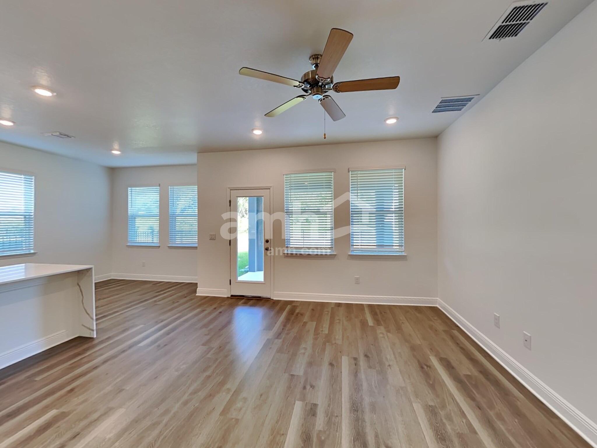 Building Photo - 6431 Atlantic Bch Ave