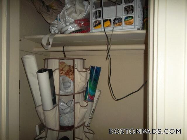 Building Photo - 137 Park Dr