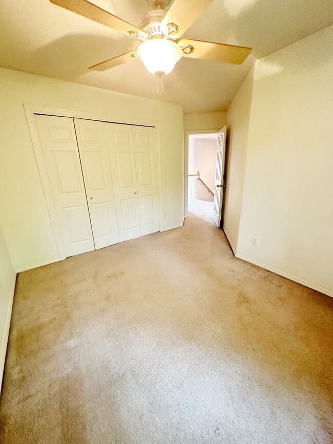 Building Photo - Gorgeous 4-Bedroom, 2.5-Bathroom House in Beaverton with Fenced Backyard, Cozy Gas Fireplace - $1...