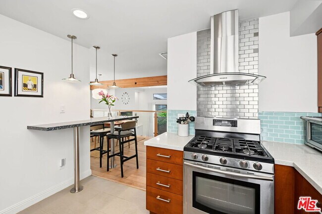 Building Photo - 954 20th St