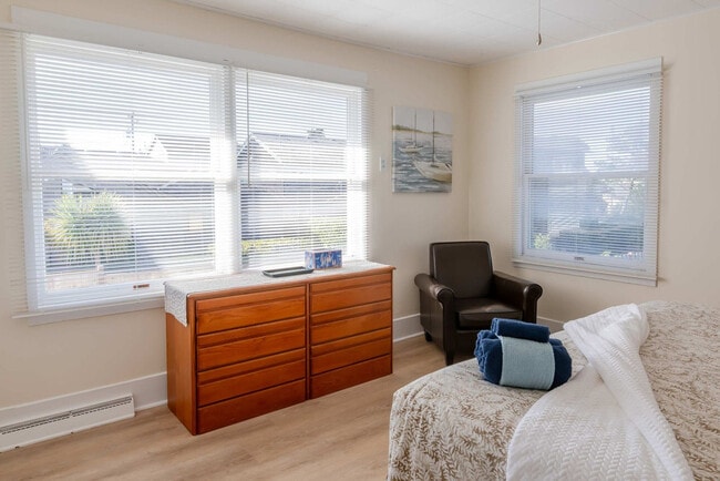 Building Photo - 640 S Columbia St