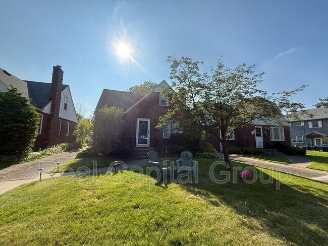 Primary Photo - 226 Capen Blvd