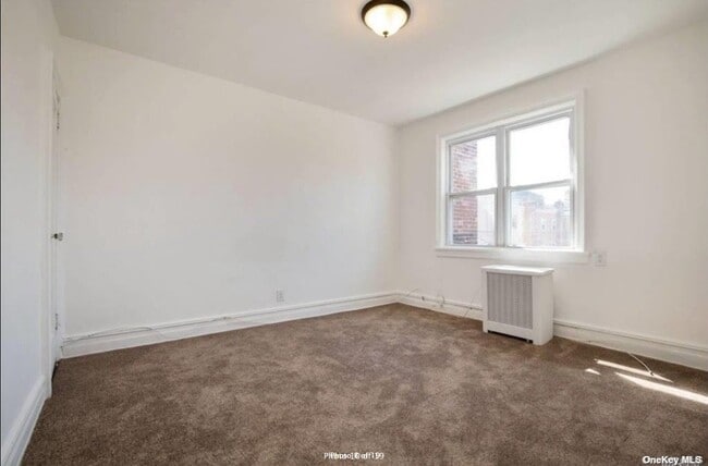 Building Photo - 161-34 Grand Central Pkwy