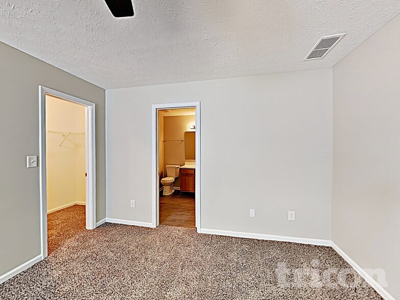 Building Photo - 5835 Mosaic Pl