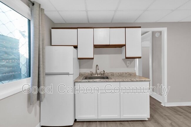 Building Photo - 1251 Hertel Ave