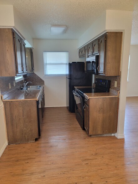 Building Photo - 1321 Quail Trl
