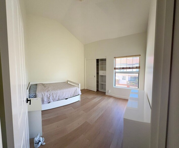 Building Photo - 2936 Ballesteros Ln