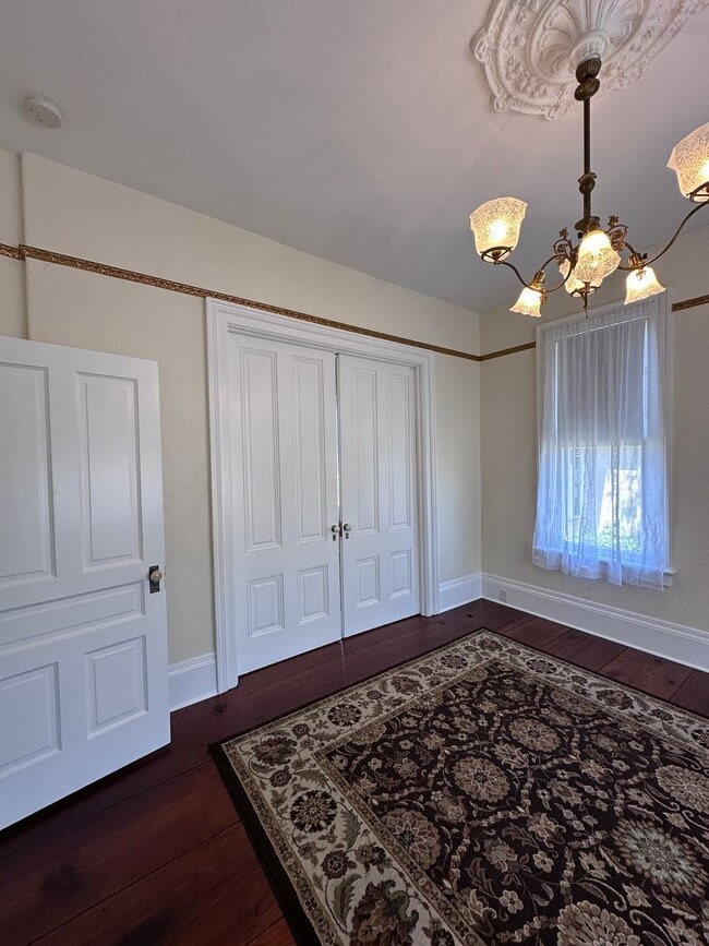 Building Photo - Stunning 1890 Eastlake Victorian | 5 Bedrooms | 2 Bathrooms | Flex Spaces | Steps from Old Town E...