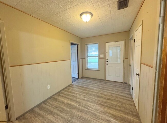 Building Photo - 110 Marek Rd