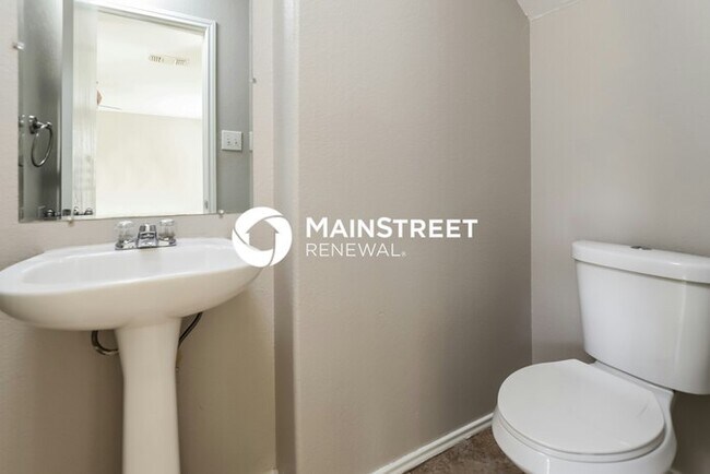 Building Photo - 3 Bedroom Pet-Friendly Home in San Antonio, TX with Main Street Renewal