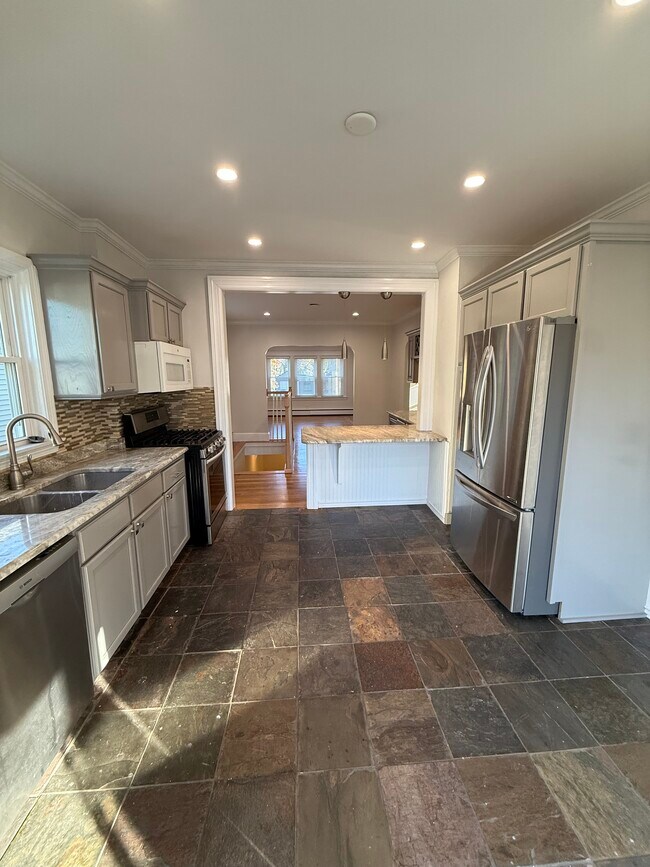 Building Photo - 34 Zella St