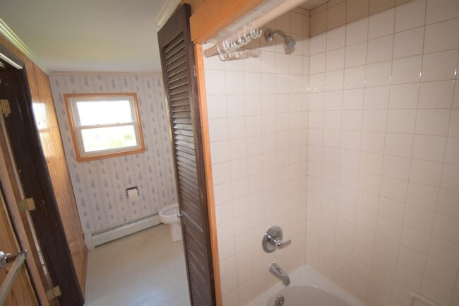 Building Photo - Two Bedroom Home with Carport, Laundry & more!