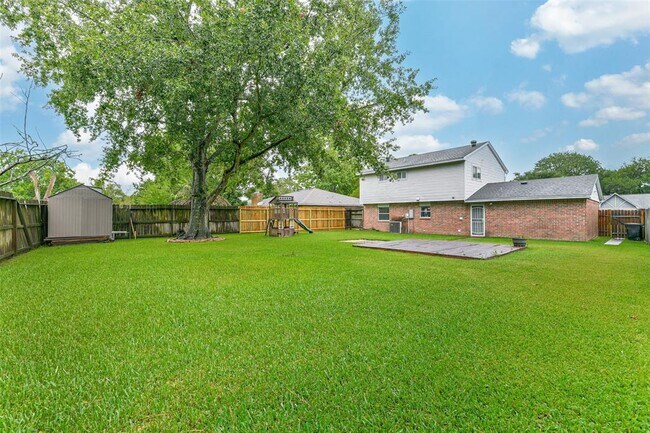 Building Photo - 207 Woodvale Dr