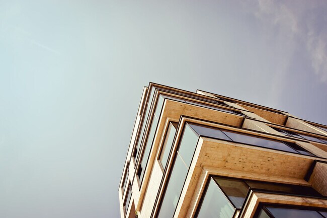 Building Photo - Flores Del Valle