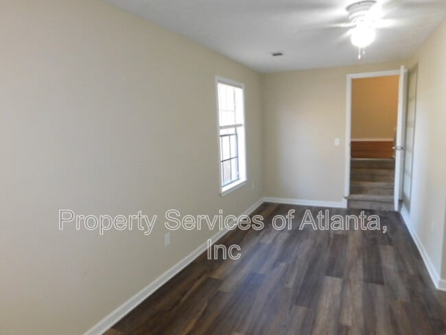 Building Photo - 1775 Petite Ln