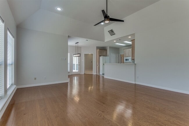 Building Photo - 1415 E Dove Rd