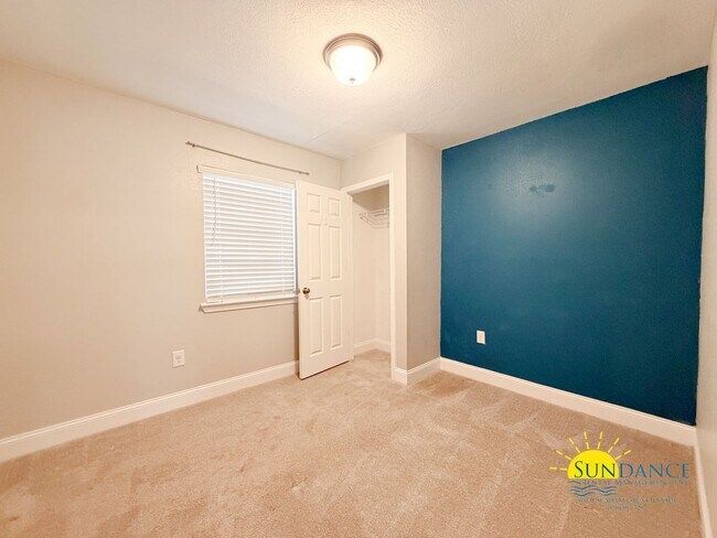 Building Photo - Upgraded 4BR Home with In-Ground Pool in Fort Walton Beach!