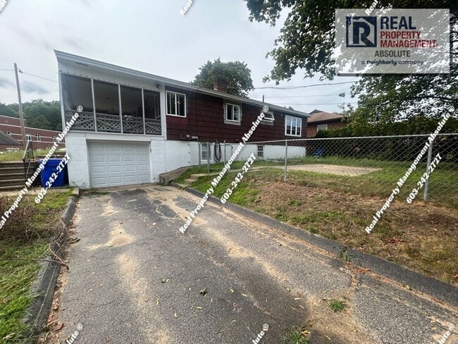 Building Photo - 345 Youville St