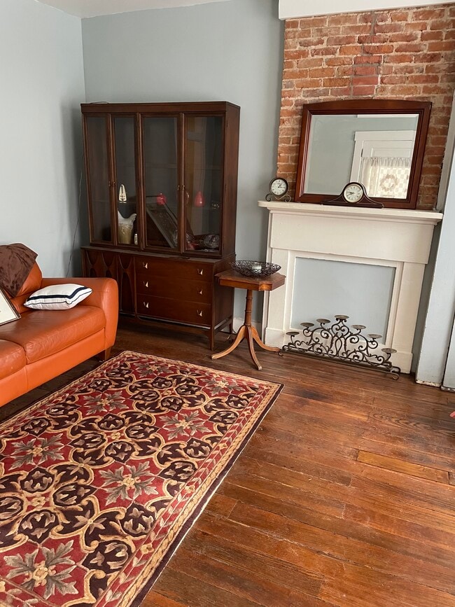 Living room - 14 Centre St