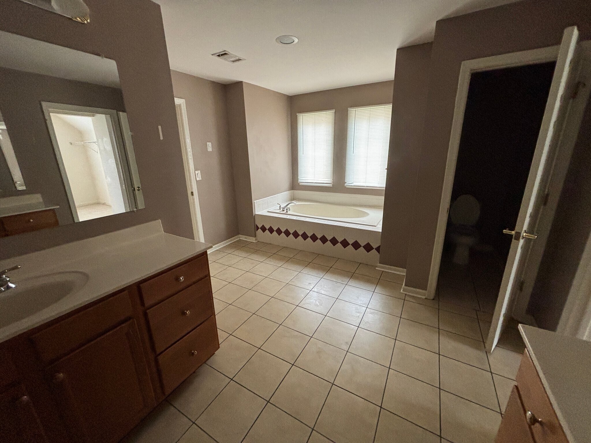 Building Photo - 488 Musical Ct