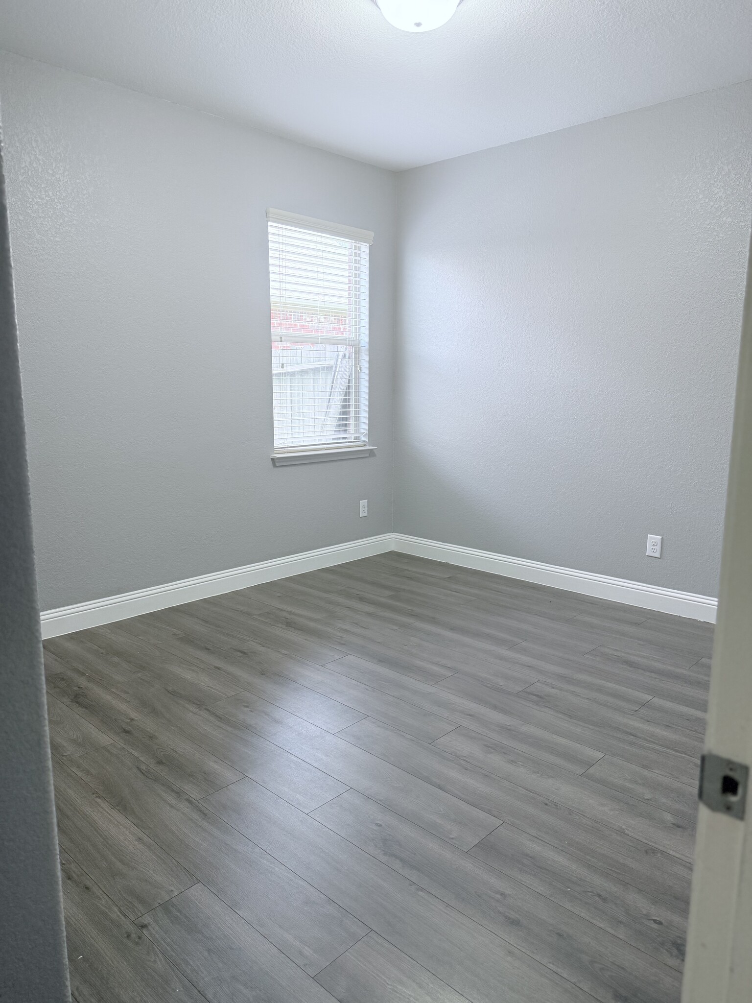 Building Photo - 503 Glenwood Ridge Dr