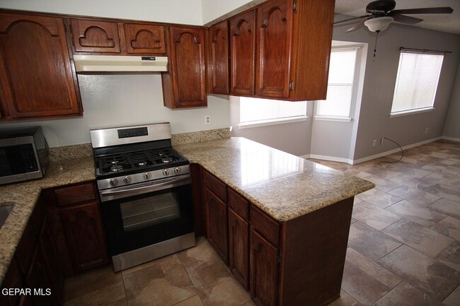 Building Photo - 3114 Isla Marino St