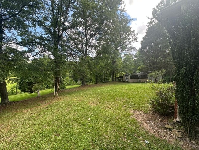 Building Photo - Secluded 3BR/2BA Home in Heflin – Lawncare...