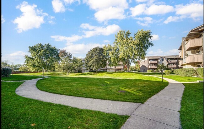 Building Photo - 18 Echo Ct