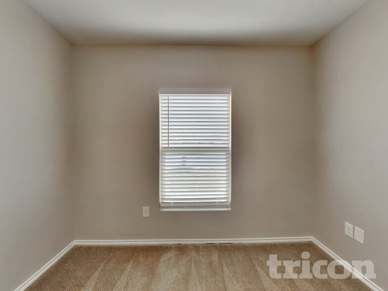 Building Photo - 6647 Hartnet Fields